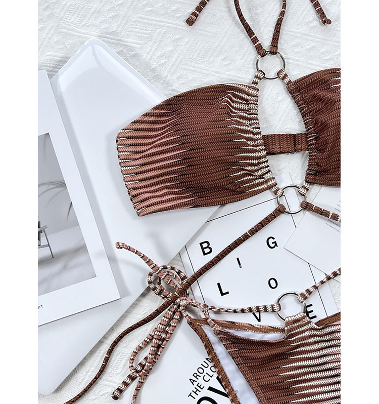 Dame Triangel-Bikini med innovativ ringdetalje og trendy bånd Stilla