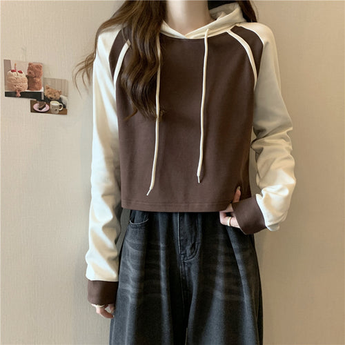 Femme Cropped Pullover Hoodie med kontrastærmer Stilla