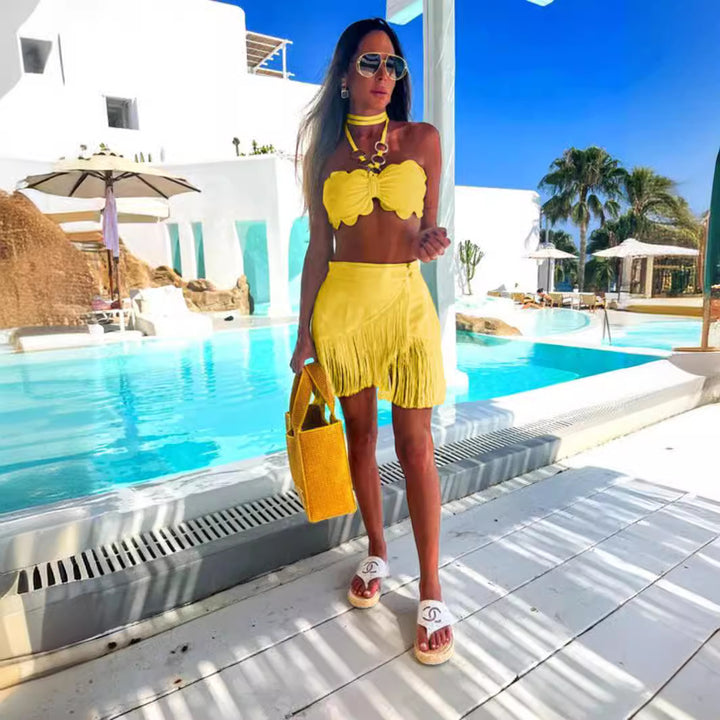 Dame bikini sæt med frynset nederdel og dekorativ halterneck Stilla