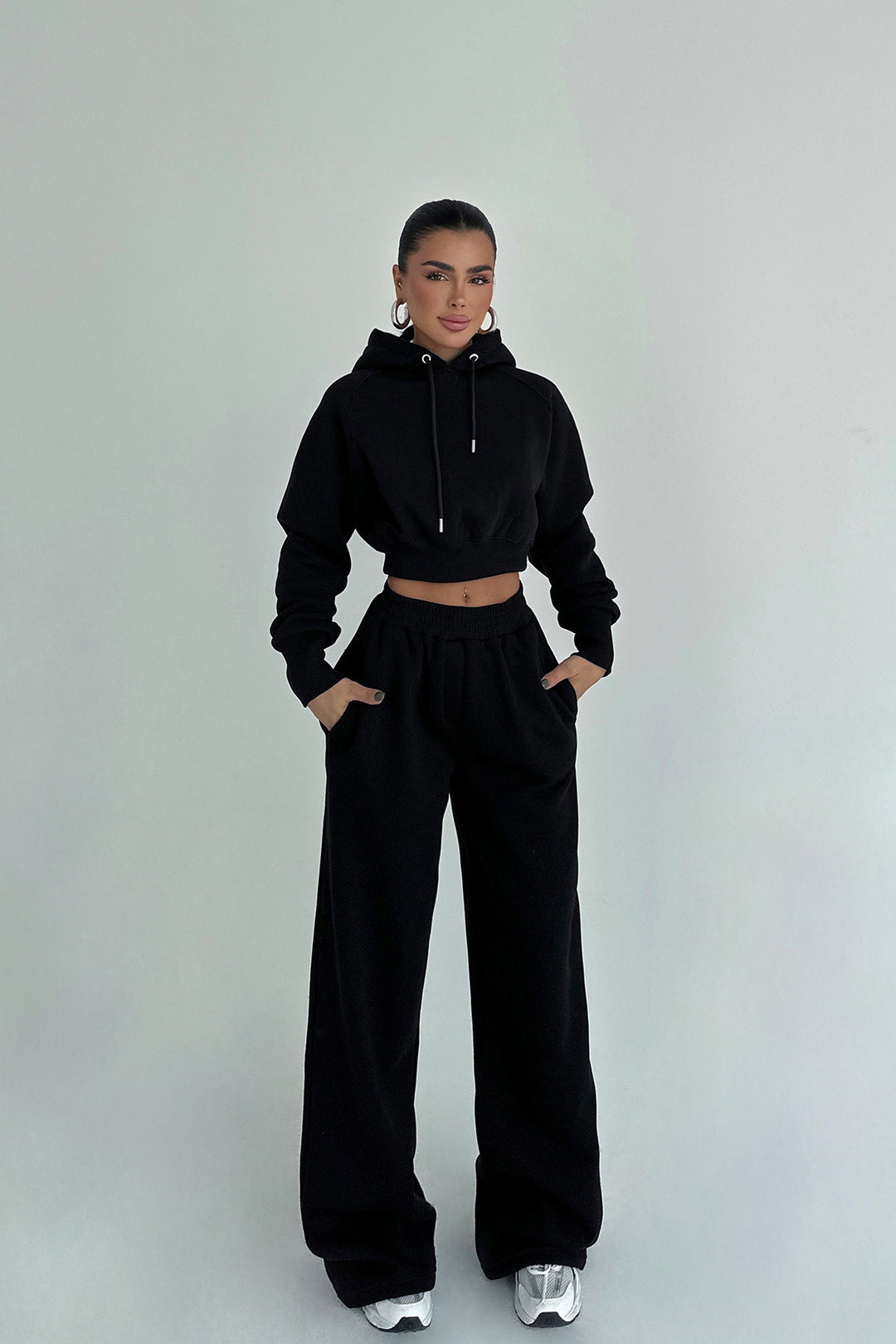 Kvinder's stilfulde og komfortable cropped hoodie sæt med elastisk talje Skovae