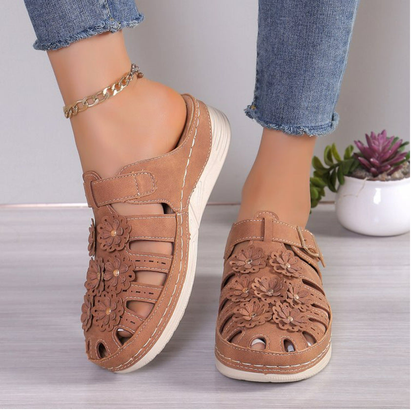Dame sandaler med florale detaljer Stilla
