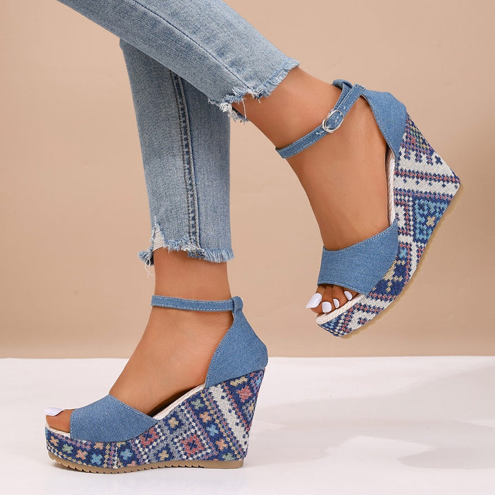Dame Wedge-sandaler med blomsterdesign og justerbar ankelsnor Stilla