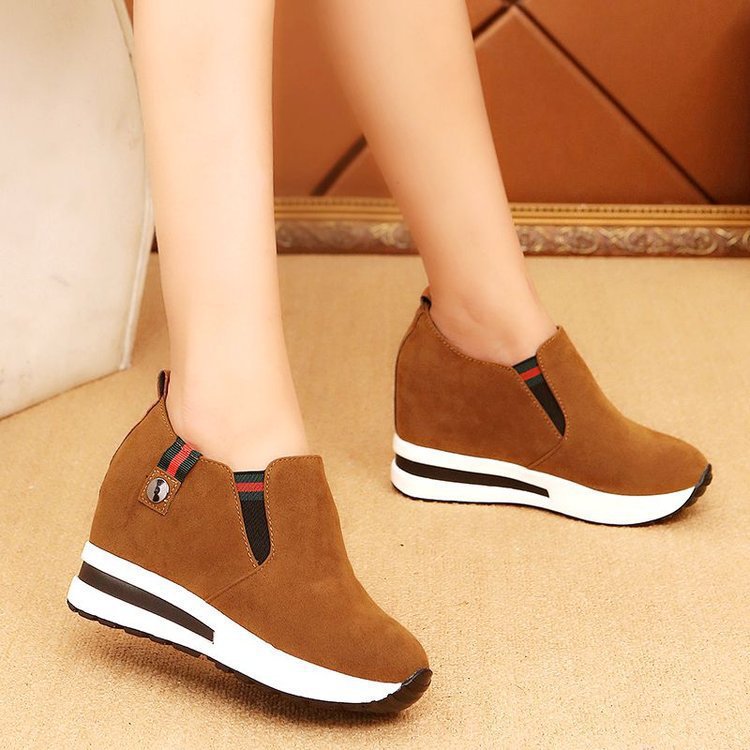 Dame Wedge-sneaker med moderigtig snøring og sporty design Stilla
