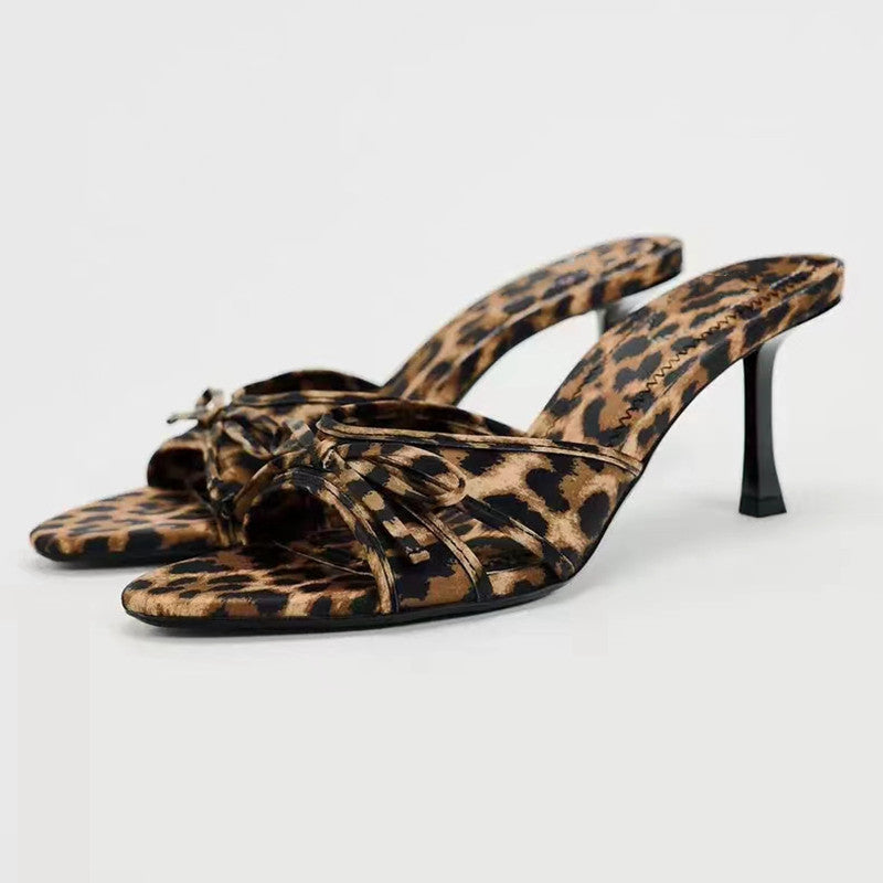 Dame Elegant Slingback Sandaler med Leopardsmønster og filigranele Design Stilla