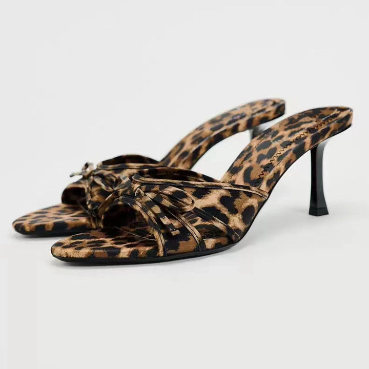 Dame Elegant Slingback Sandaler med Leopardsmønster og filigranele Design Stilla