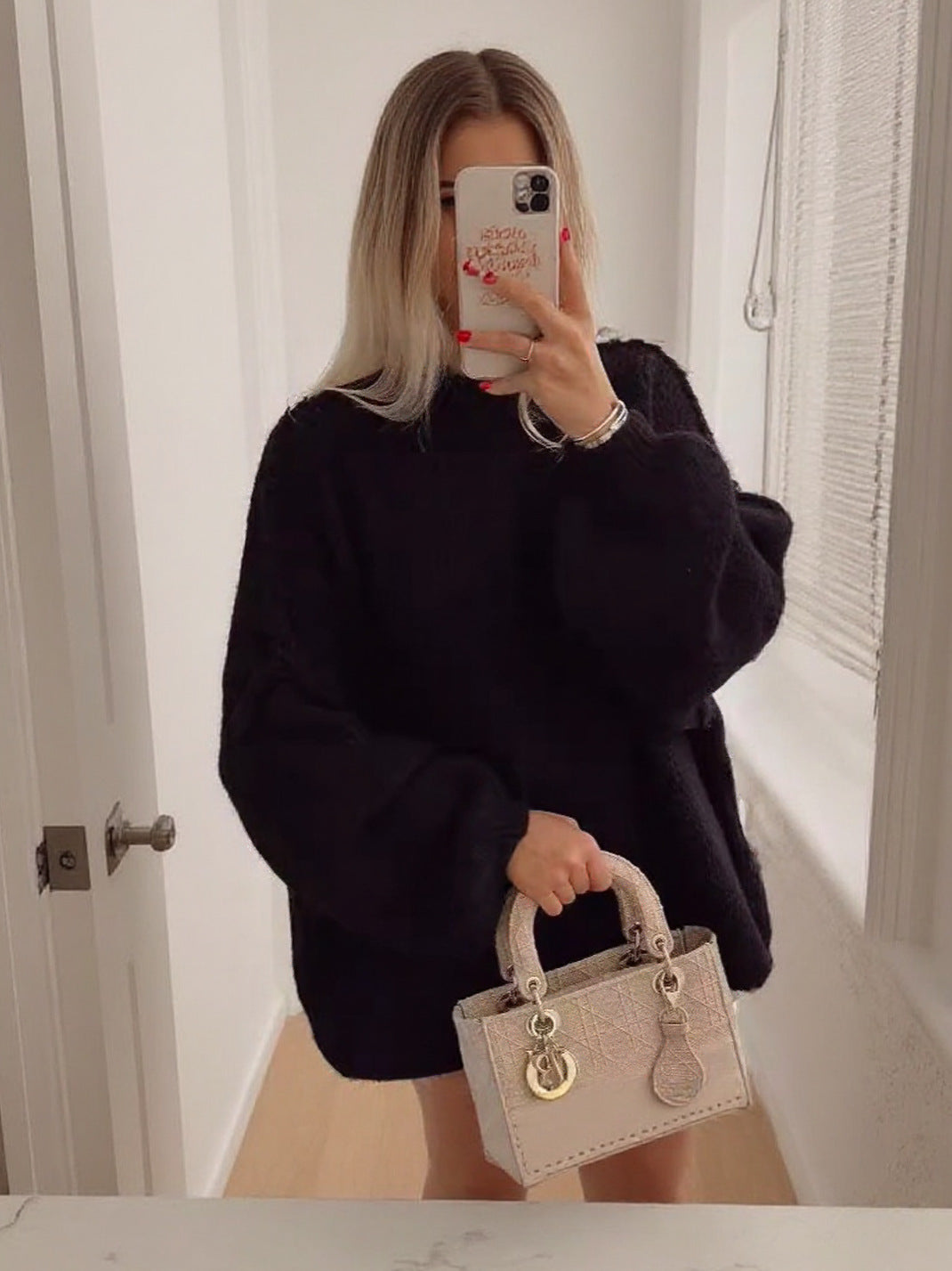 Kvinders oversized strikpullover med voluminøse ærmer og blødt materiale Stilla