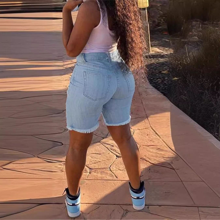 Dame Destroyed Denim Shorts med farverigt mønstertryk Stilla