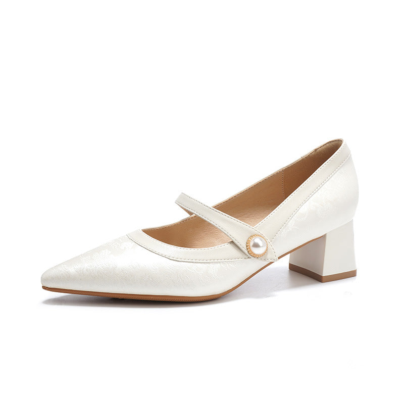 Damechic Pumps med spids tå og blokhæl med perledetalje Stilla