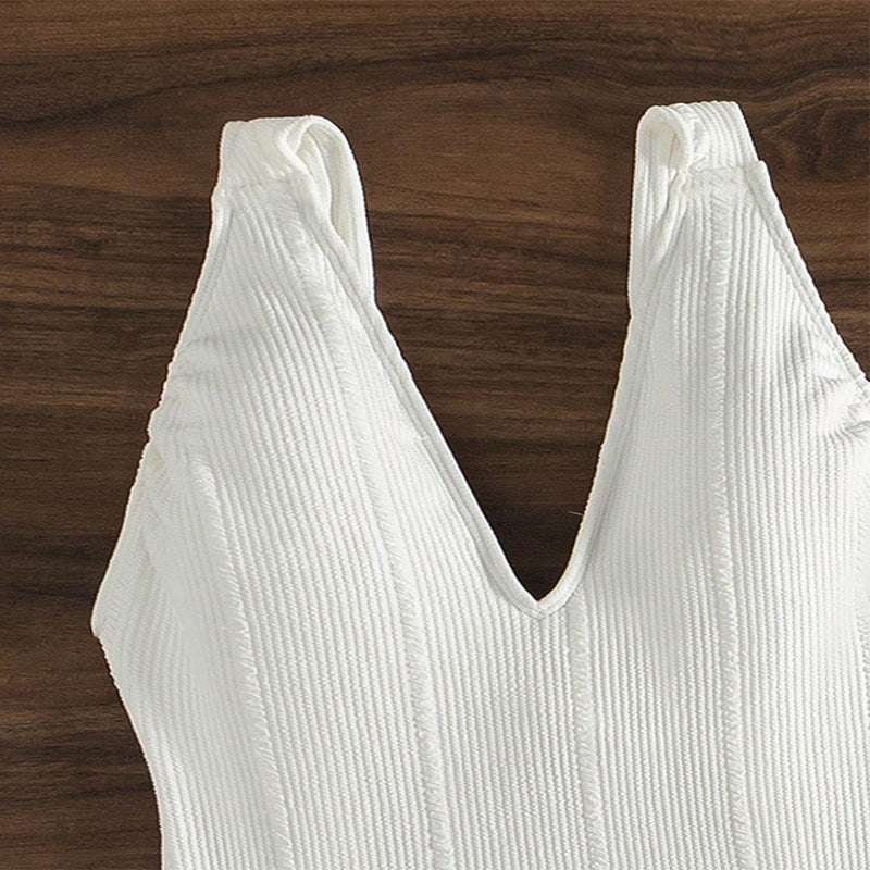 Dame Én-delt Badedragt med ekstra dyb V-hals og fin ribdesign Stilla