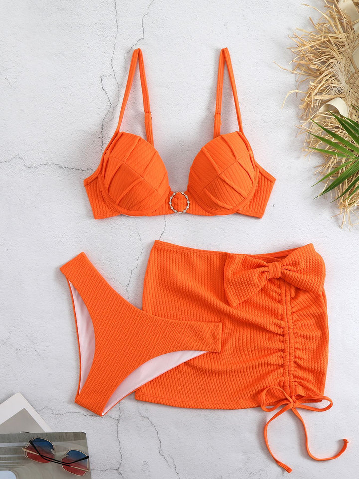 Dame Bikini-sæt med elegant flæsedesign og moderigtigt bindebælte Stilla