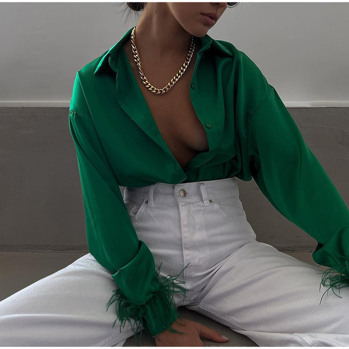 Dame Satin Bluse med elegante Fjer Stilla