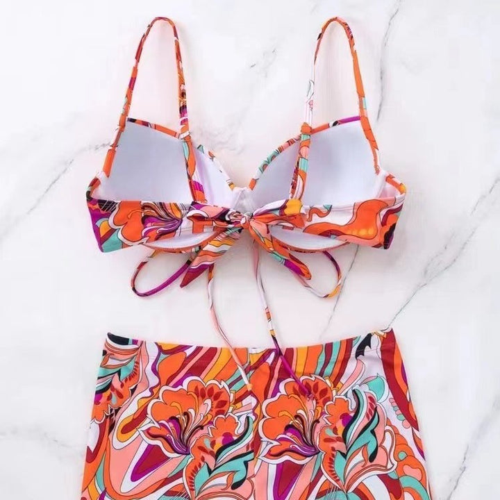 Dame bikini-sæt med trendy snøret top og høj benudskæring Stilla