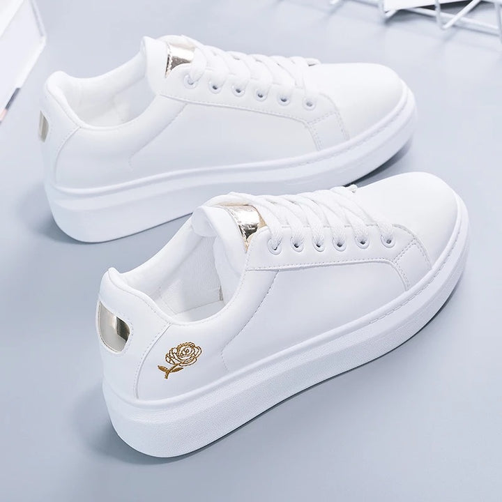 Dame Plateau-Sneakers med glamorøs Metallic-detalje og behageligt indre foder Stilla