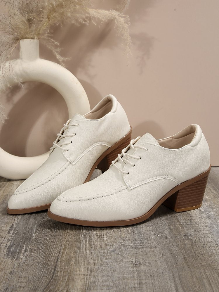Dame elegante hæle med klassisk snøring og fashionable design Stilla