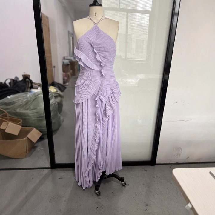 Dame Elegant plisseret maxikjole med asymmetrisk design Skovae
