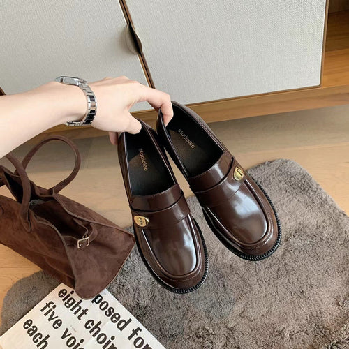 Dame klassiske Slip-On Loafers med gyldne accenter Stilla
