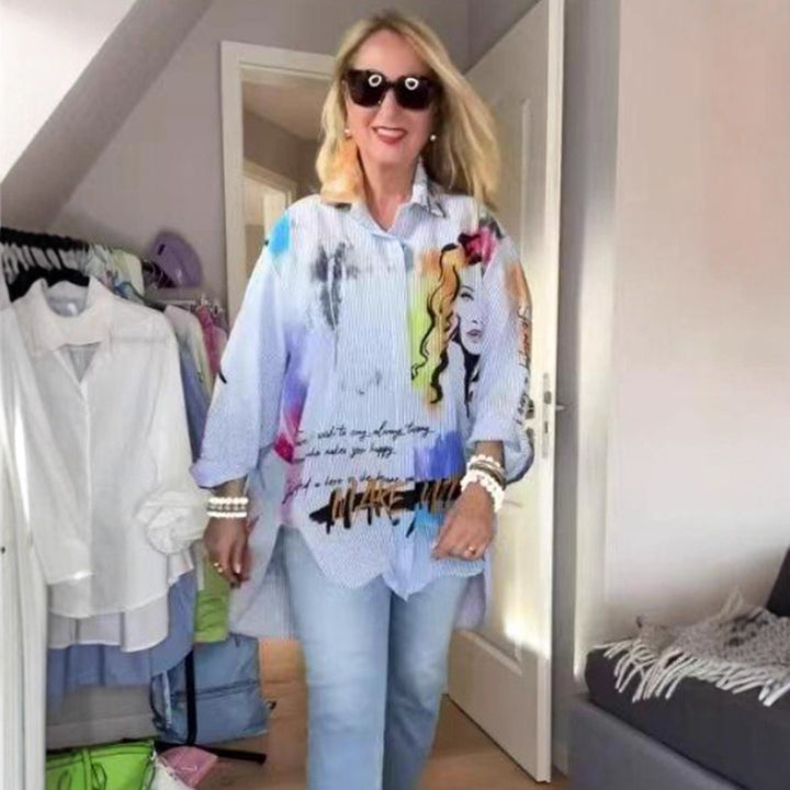Dame nan vidt skåret skjortebluse med kunstnerisk graffiti-print, fin nålestribe tekstur og forlænget kant Skovae
