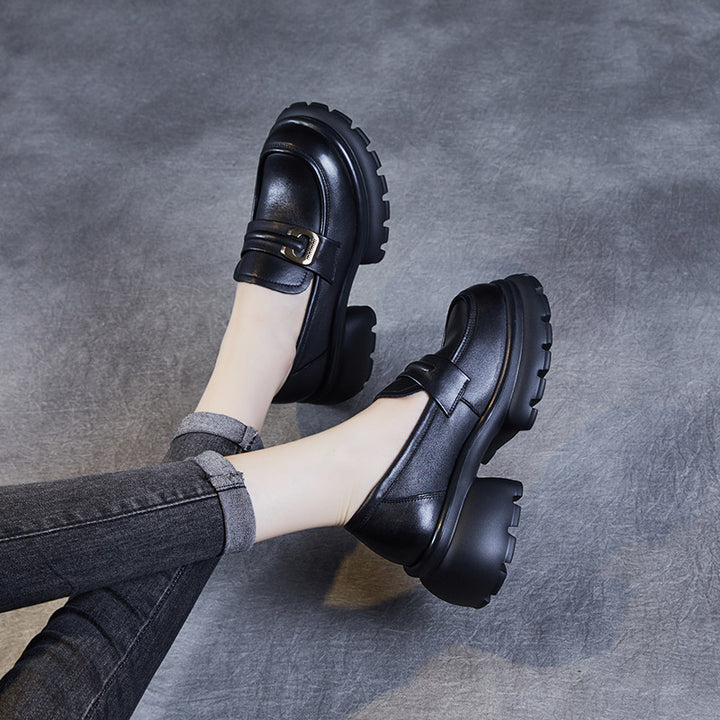 Femme Chunky Block Heel Loafers med Metallic-Accent Stilla
