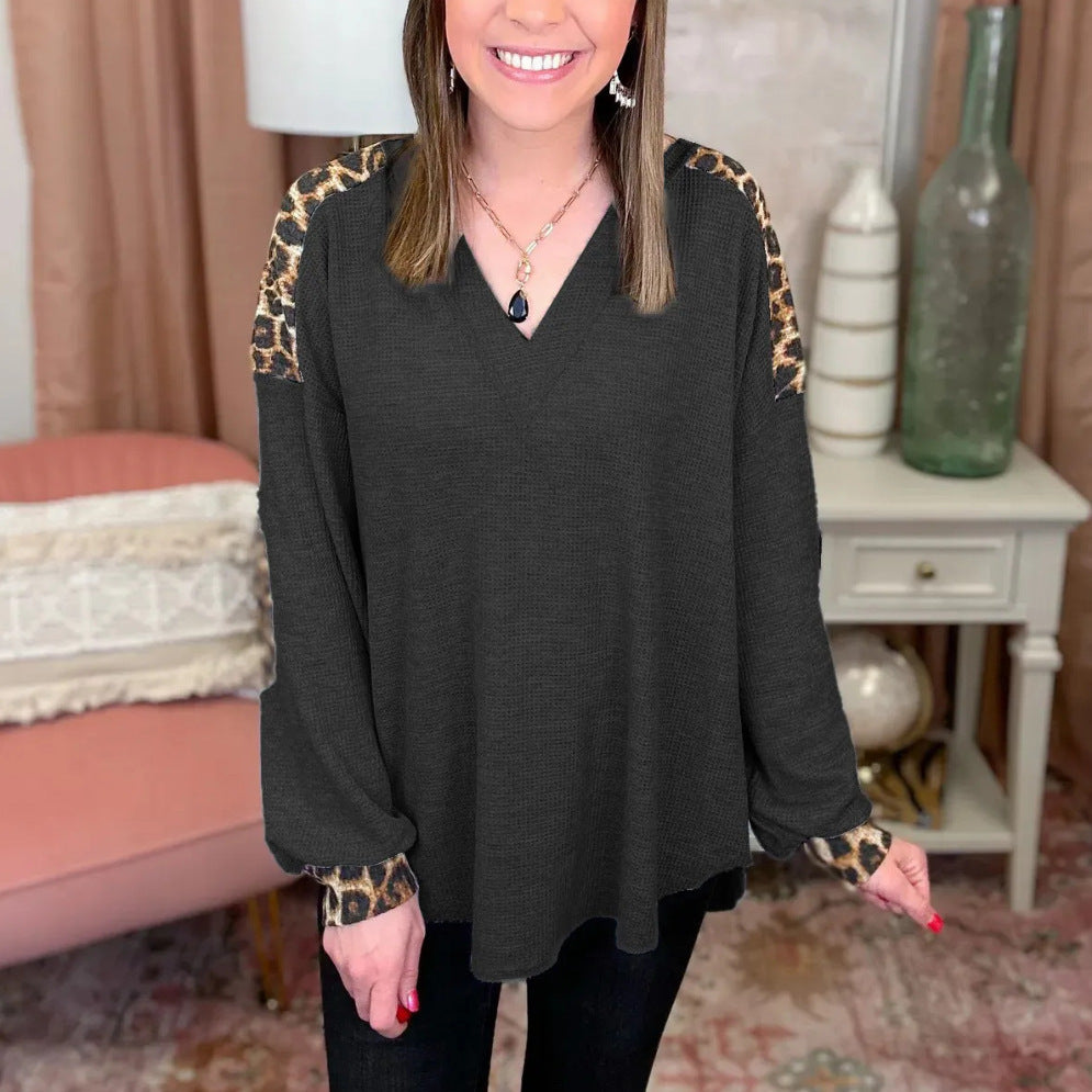 Dame afslappet V-hals bluse med dyreprint Stilla