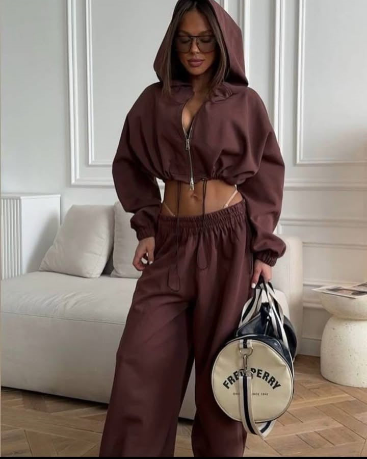 Kvinders sporty oversized sæt med hætte og elastisk talje Skovae