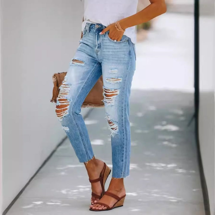 Dame Relaxed Fit Jeans med kreative Destroyed-detaljer og høj talje Stilla