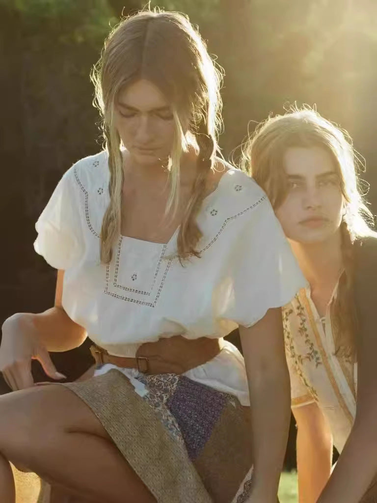 Dame Let Bluse med håndlavede broderier og afslappet skæring Stilla