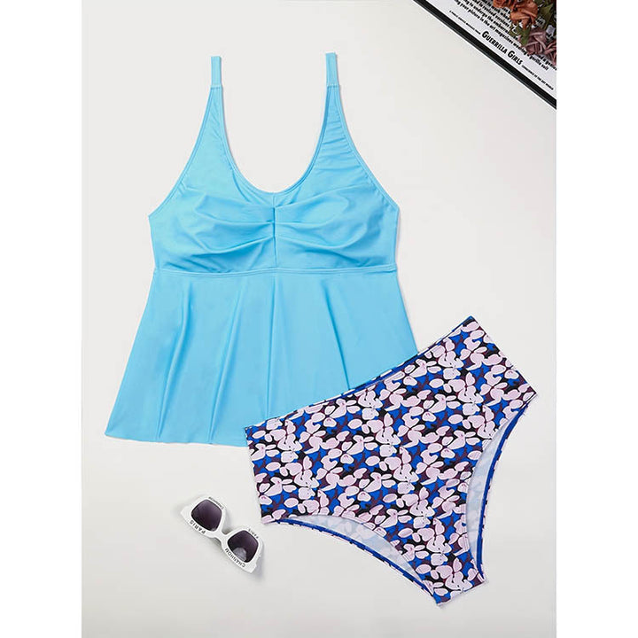 Dame badetøjssæt med stilfuld top og højt skåret badeshorts Skovae