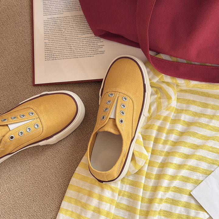 Femme Classic Canvas Slip-On Sneakers Stilla