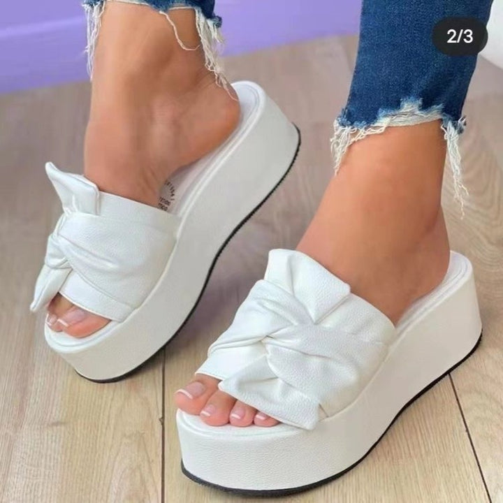 Dame Wedge-pantoletten med stilfuldt knudedesign og skridsikker sål Stilla