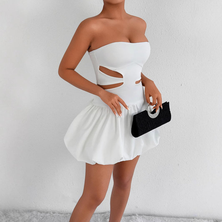 Dame Bandeau Mini Kjole med Cut-Out-detaljer og voluminøst Skørt Skovae