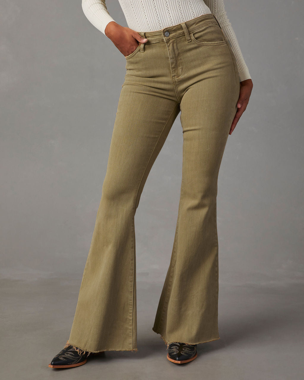 Dame Flared Jeans med frynset kant og høj talje Stilla