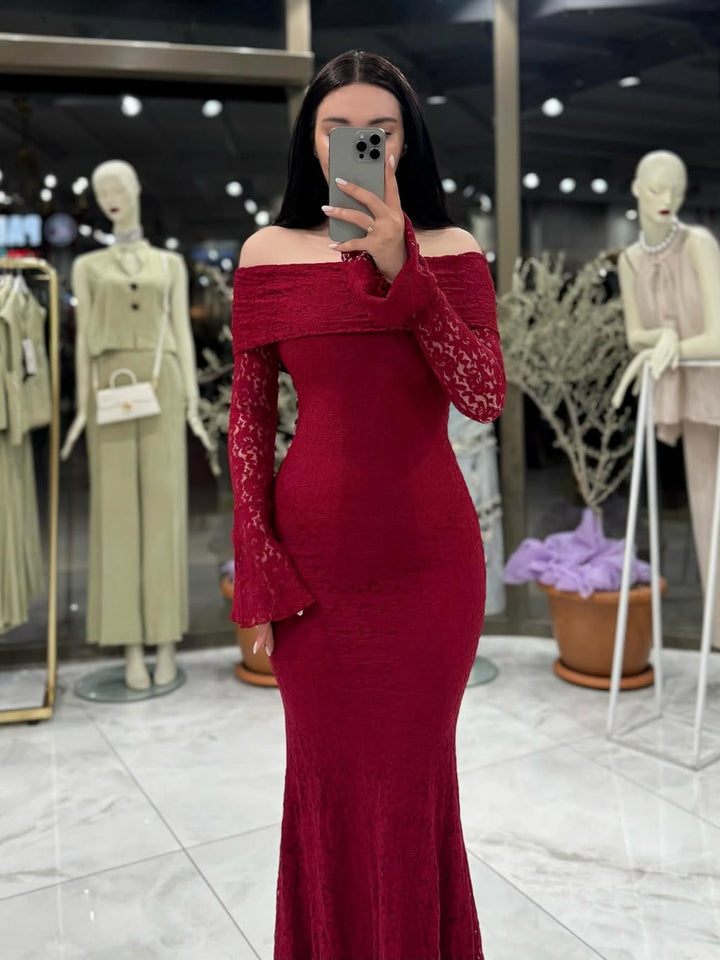 Damer Elegant Blondekjole med Off-Shoulder Design og Skøder Skovae