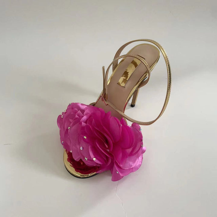 Dame blomsterdekorerede højhælede sandaler med remdetalje Stilla