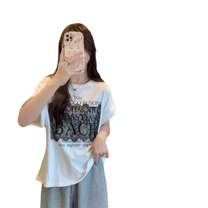 Femme Fritids-Graphic-T-shirt med Spidsedetalje Stilla