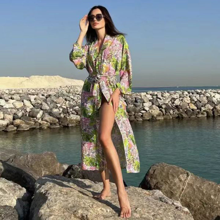 Dame Strandkimono med blomsterdesign og sidelæg Stilla