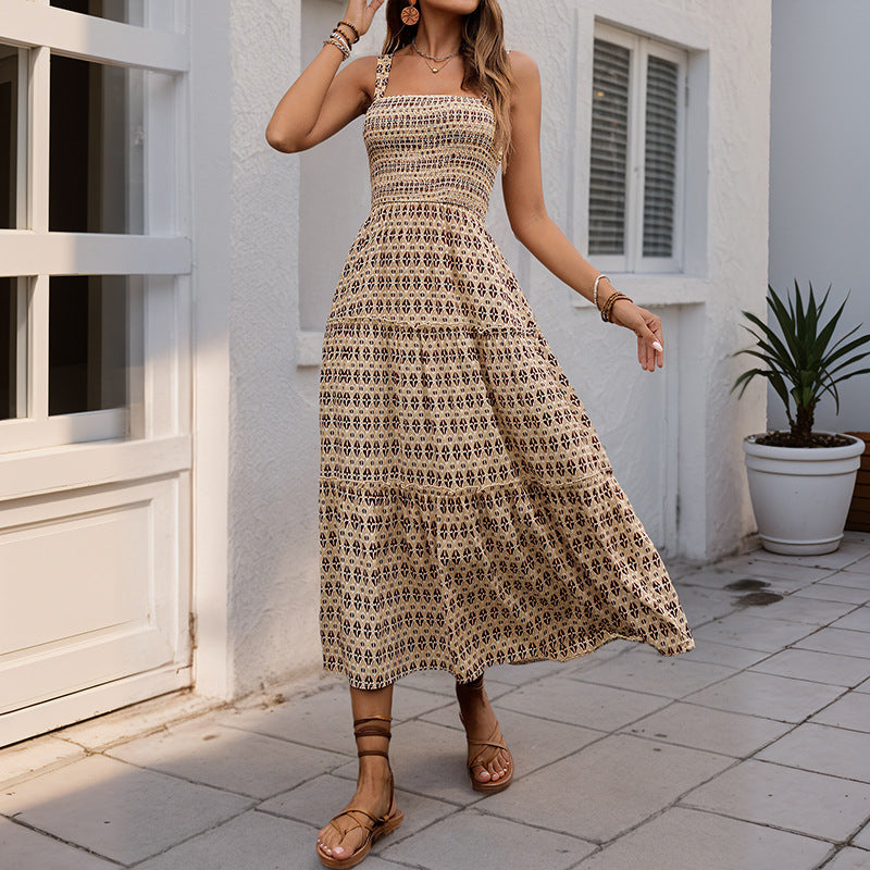 Femme boheme-inspireret lagdelt Midi-kjole med justerbare spaghetti-stropper Stilla