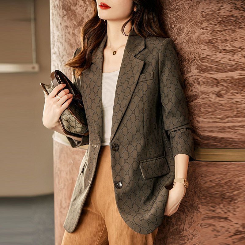 Kvindernes fashionable blazer i elegant design Stilla