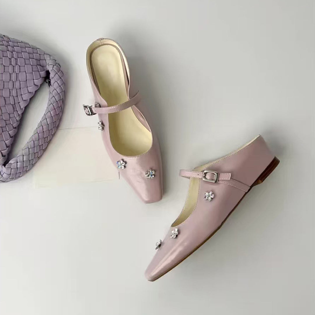 Elegante spidse Mary Jane Ballerinas med blomsterudsmykninger Stilla