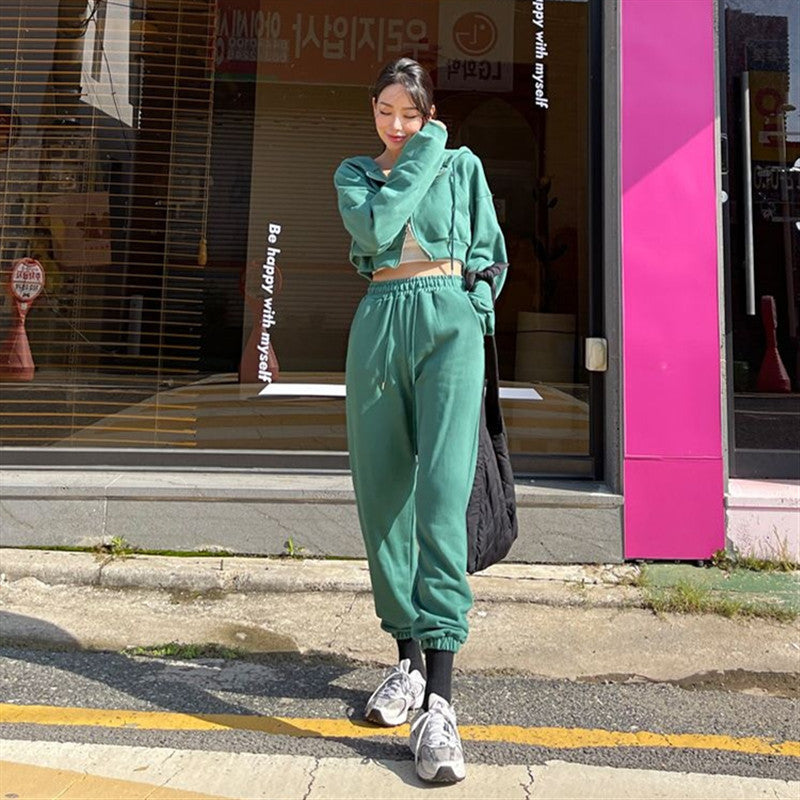 Kvinders sporty todelt sæt med cropped hoodie og komfortable joggers Stilla