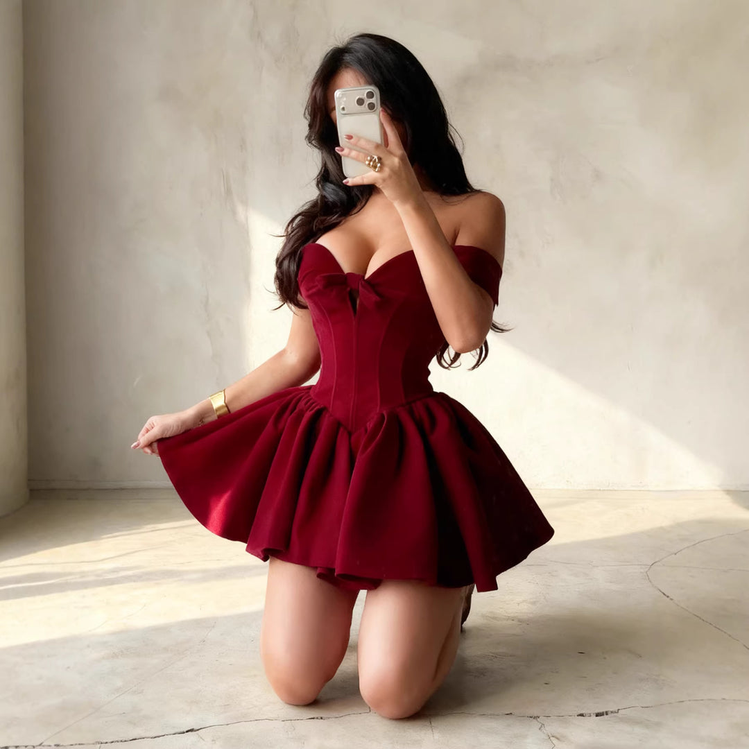 Damer Off-Shoulder Minikjole med struktureret Kors Skovae