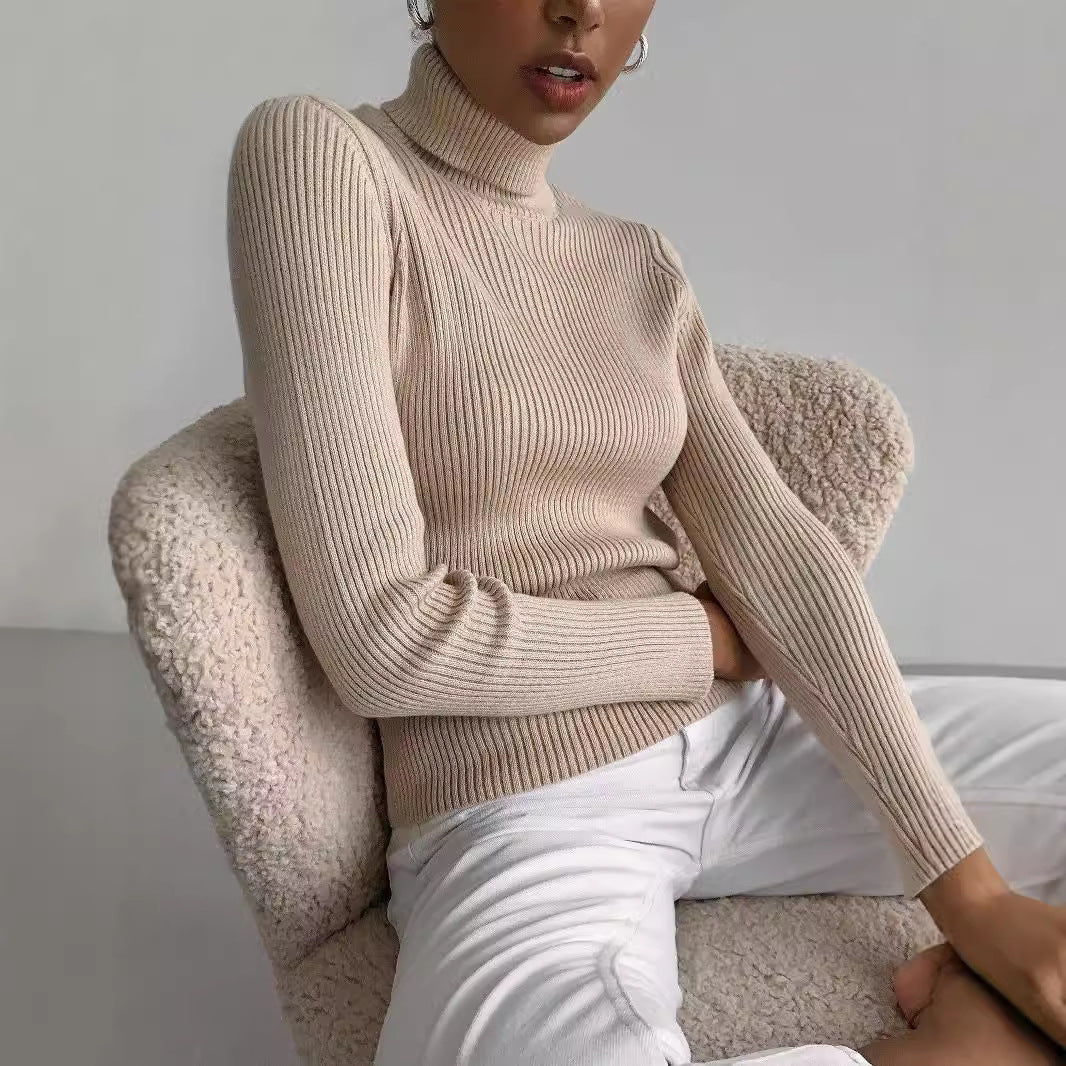 Kvinders lang sweater med høj krave og fin ribbet tekstur Stilla