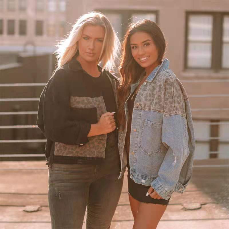 Kvinders fashionable denimjakke med leoparddetaljer Stilla