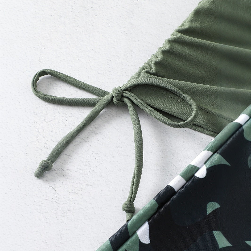 Dame sportoutfit med stilfuldt camouflage-design Stilla