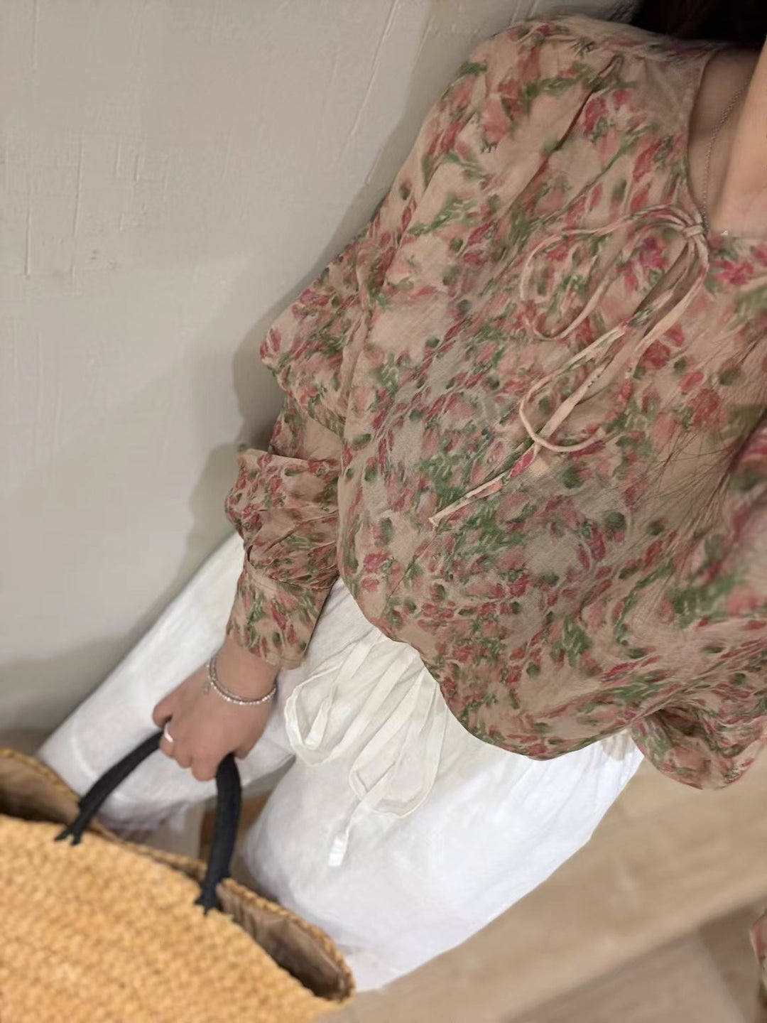Femme Let blomstret trykt bluse Stilla