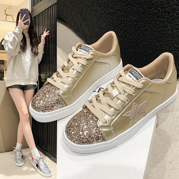 Dame mode Sneakers med glitrende aksenter og robust design Stilla