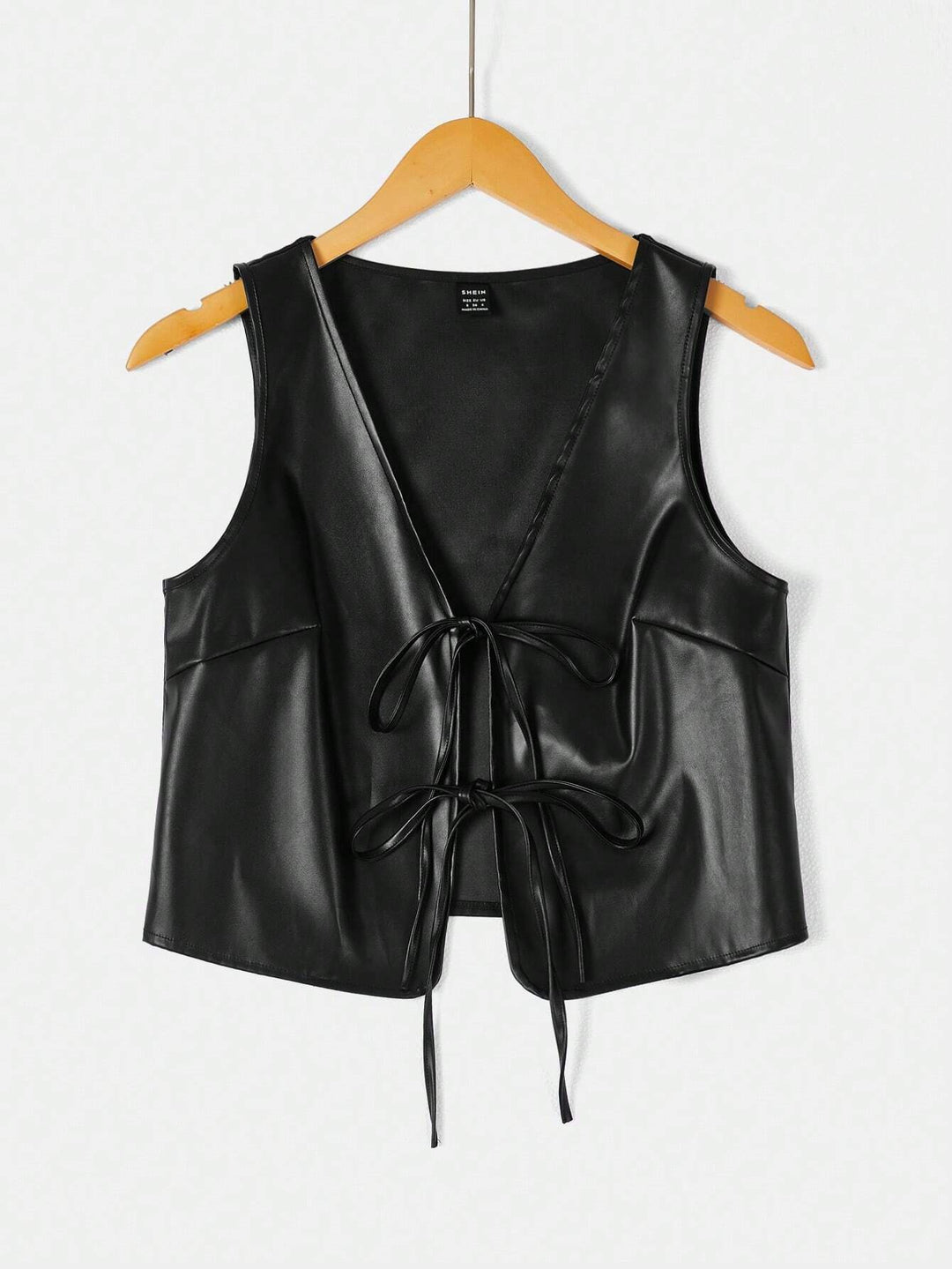 Dame elegant cropped top med moderne snøring Skovae