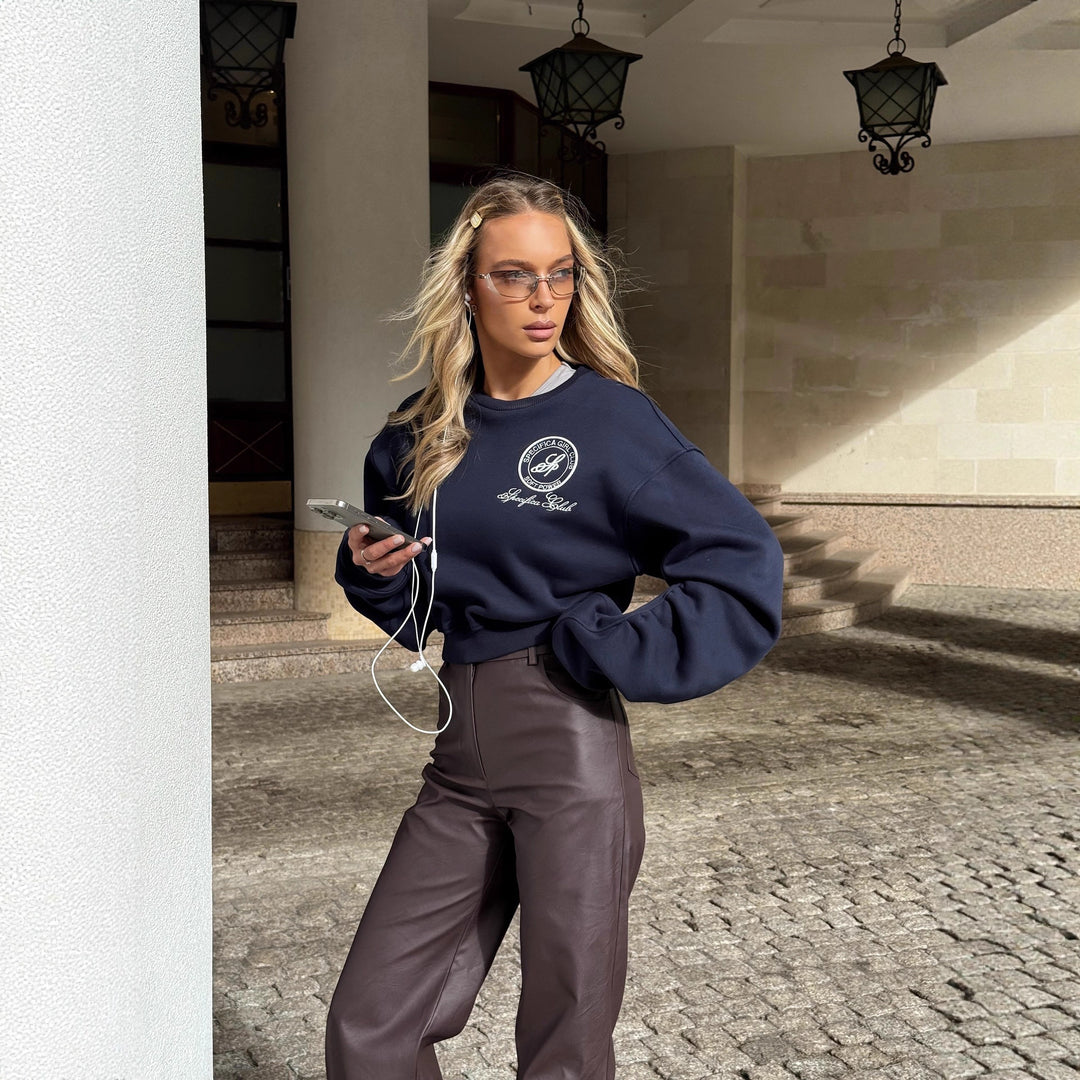 Kvinders sweatshirt med elegante puffærmer og høj kvalitet broderi Stilla