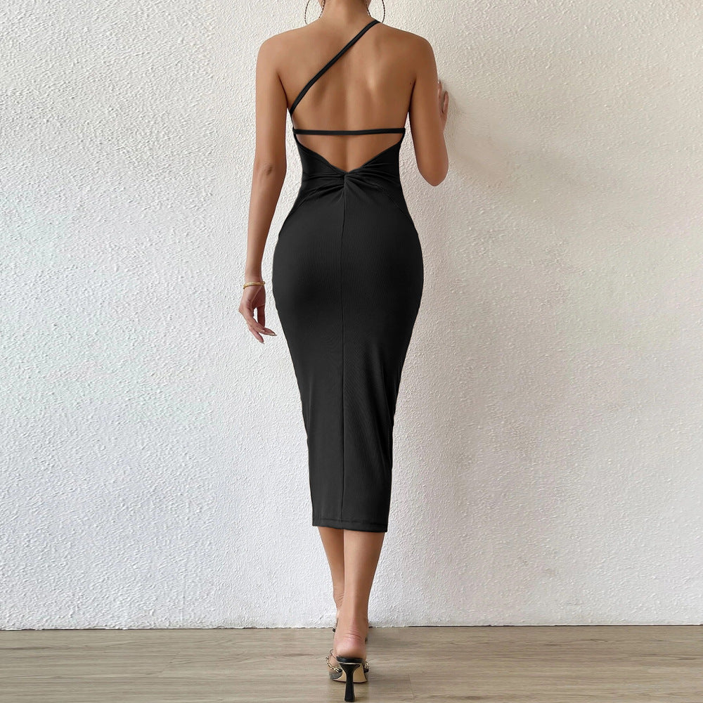 Kvindernes figursyede midi kjole med asymmetrisk design Stilla