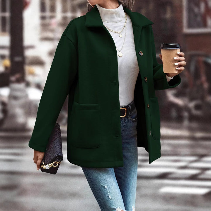 Damer fashionable oversized jakke med knapdetaljer og praktiske lommer Stilla