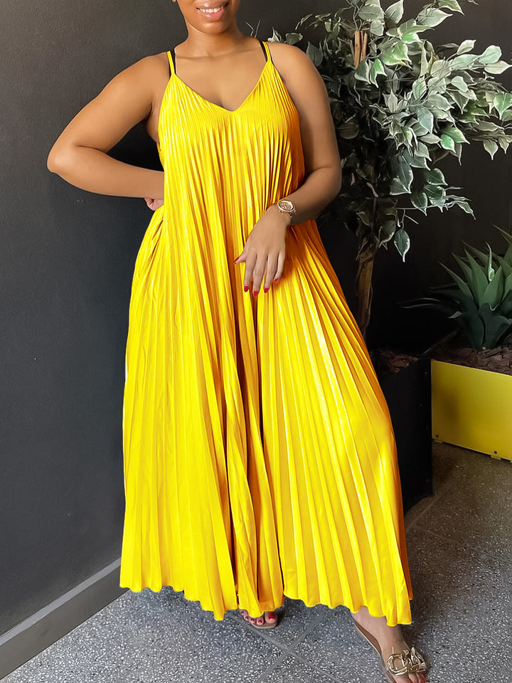 Dame Maxi-kjole med elegant plisseret look og svajende kant Stilla